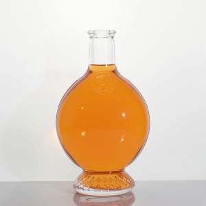 The 1000ml bottle body reserves a decorative area and can be customized with gilded or silk-screened logos to create a unique visual symbol.